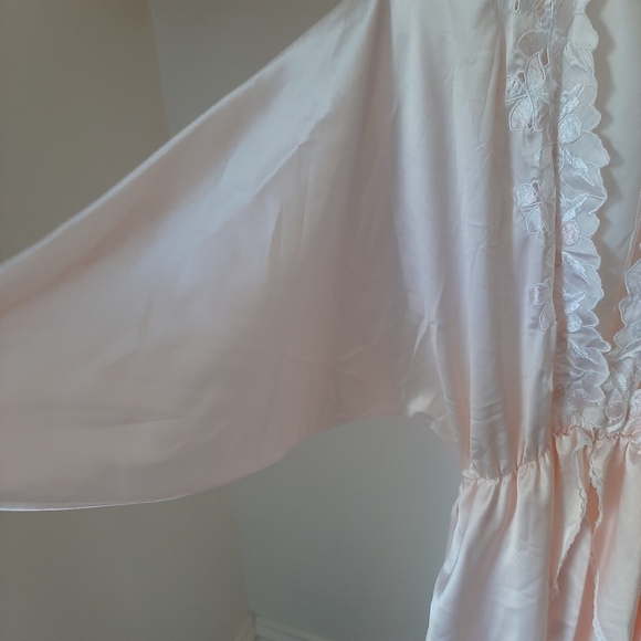 VTG VICTORIA'S SECRET GOLD LABEL ROBE - Picture 13 of 15